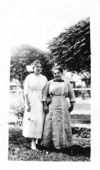 San Fernando pioneers Margaret Easton and her daughter, Lillian Easton
