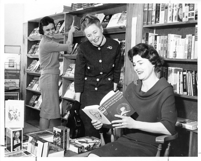 Los Angeles, CA - U.S.C. Library - People not identified
