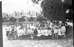 San Fernando, CA - Old school house on Mission Blvd. - School children