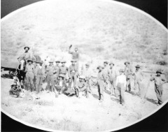 Owens River Aqueduct - Location unknown - Group photo of workers