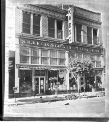 San Fernando, CA - S.H. Kress & Co. - A front view of Kress' 5-10-25 cent store located on San Fernando Road