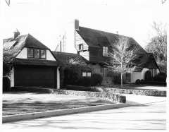 North Hollywood, CA - Architecture-English Cottage - This house adopts the architectural style of both an English manor and English cottage style