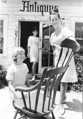 Ladies Fashions At Calabasas